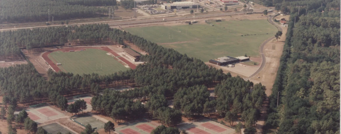 Vue aérienne de la plaine Bonneval (AMLT, 379W22)