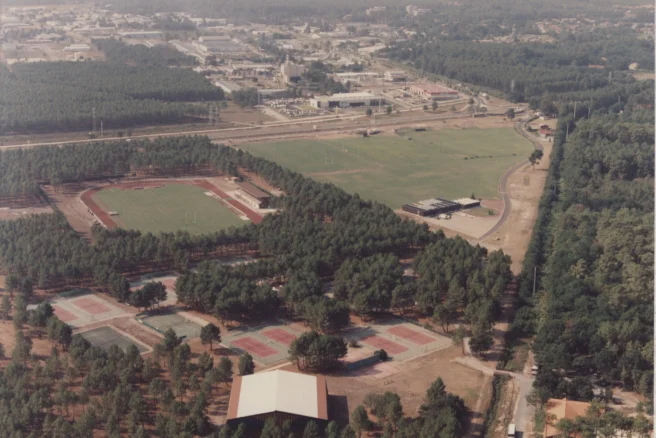 Vue aérienne de la plaine Bonneval (AMLT, 379W22)